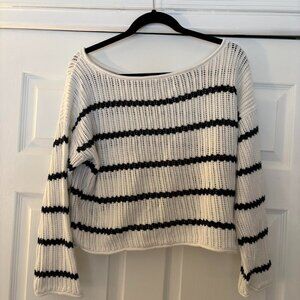 Hollister Co. Women's White and Cream Jumper